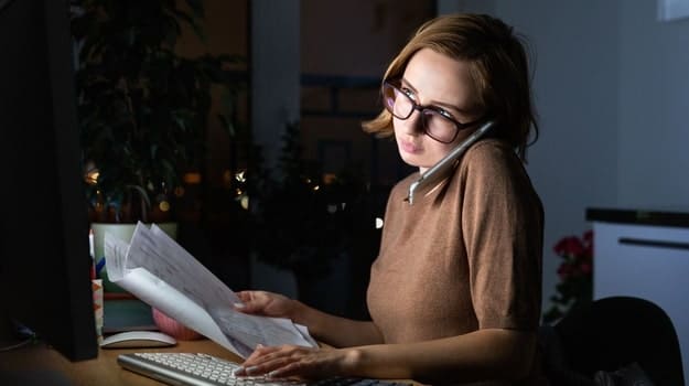 Avoid Becoming a Workaholic: 10 Essential Tips to Avoid Workaholism